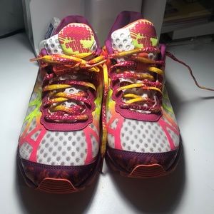 ASICS gel noosa tri 9